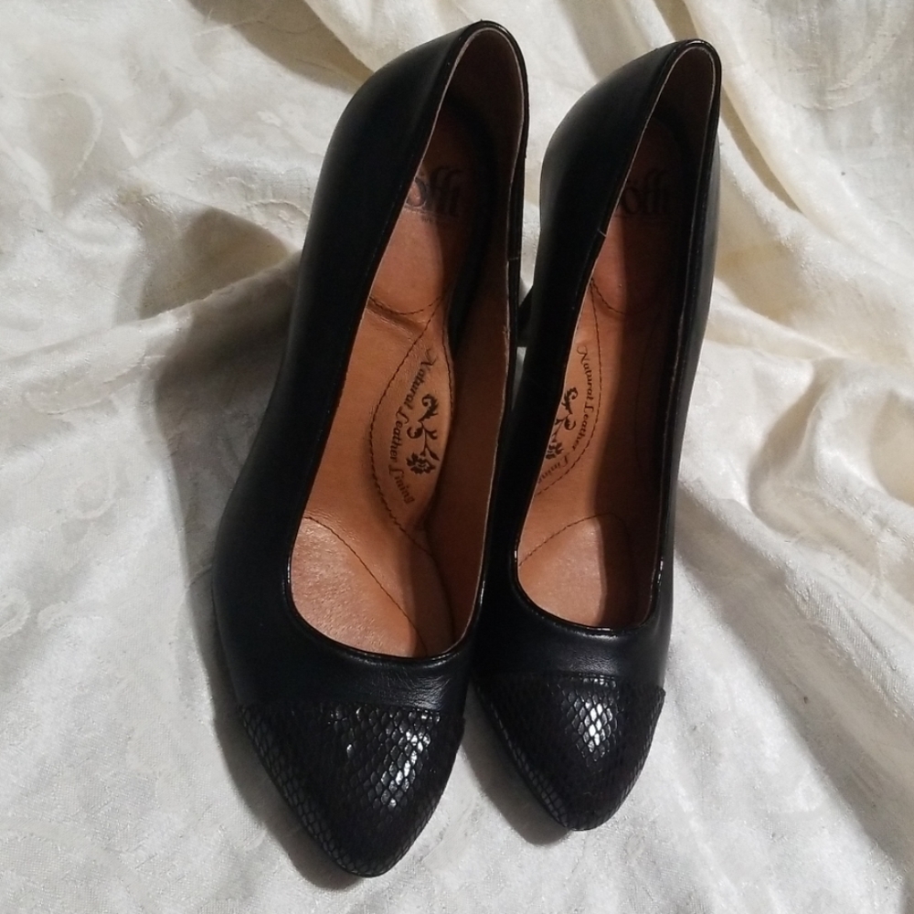 Sofft natural leather heels